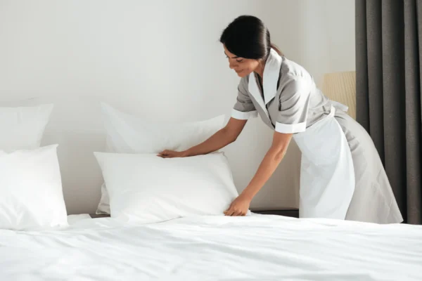 1 (1) Housekeeping attendants in Dubai