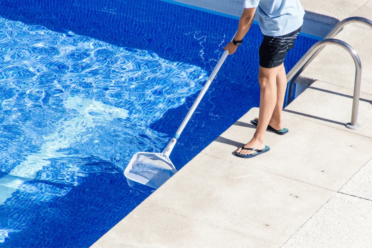 1 swimming pool cleaning services in Dubai