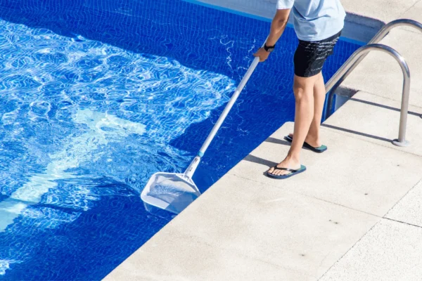1 swimming pool cleaning services in Dubai