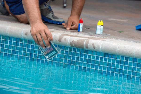 2 swimming pool cleaning services in Dubai